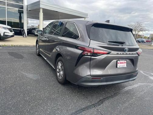 Predawn Gray Mica 2021 Toyota Sienna XLE 8 Passenger