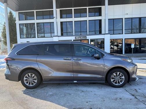 Predawn Gray Mica 2021 Toyota Sienna XLE 8 Passenger