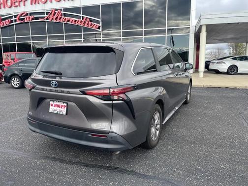 Predawn Gray Mica 2021 Toyota Sienna XLE 8 Passenger