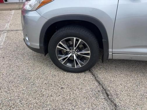 2018 Toyota Highlander LE