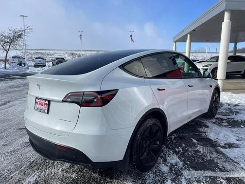 2021 Tesla Model Y Long Range Dual Motor All-Wheel Drive