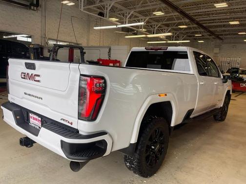 2024 GMC Sierra 2500 AT4