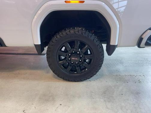 2024 GMC Sierra 2500 AT4