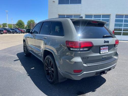 Sting-Gray Clearcoat 2022 Jeep Grand Cherokee Laredo