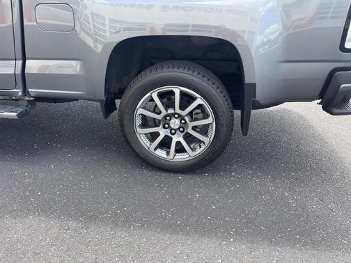 Satin Steel Metallic 2022 GMC Canyon Denali