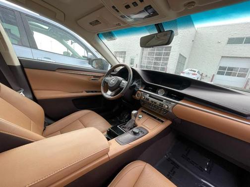 2016 Lexus ES 350 Base