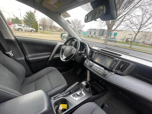 Magnetic Gray Metallic 2018 Toyota RAV4 XLE