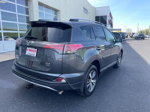 Magnetic Gray Metallic 2018 Toyota RAV4 XLE