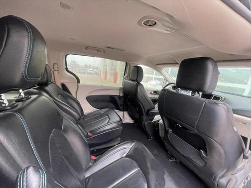 2021 Chrysler Pacifica Hybrid Touring L