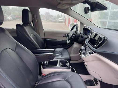 2021 Chrysler Pacifica Hybrid Touring L