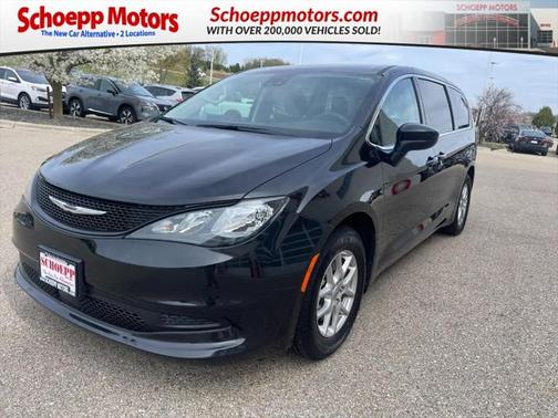 2023 Chrysler Voyager LX