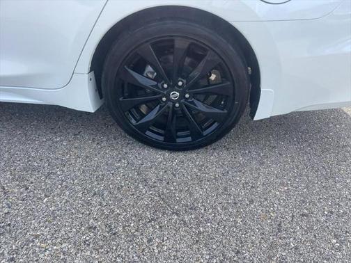 2022 Nissan Maxima SR Xtronic CVT
