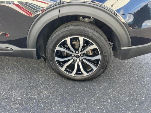Agate Black Metallic 2024 Ford Explorer ST-Line