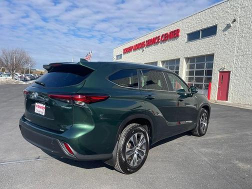 2023 Toyota Highlander Hybrid XLE