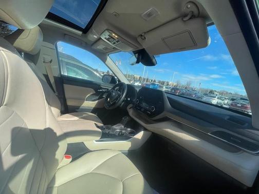 2023 Toyota Highlander Hybrid XLE