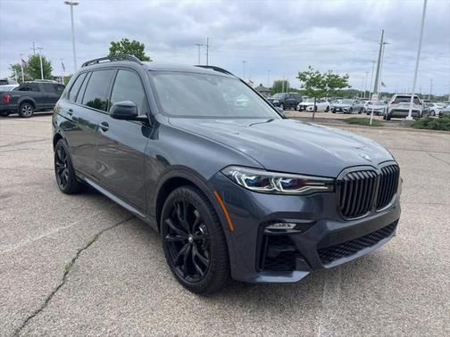 2022 BMW X7 M50i