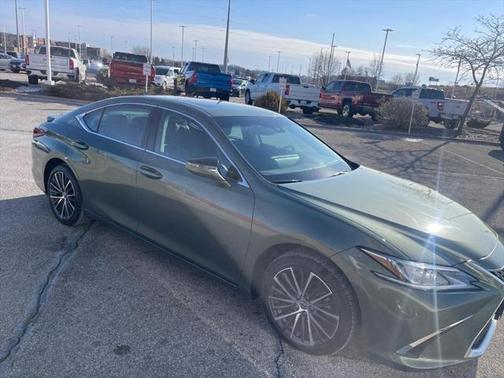 2022 Lexus ES 350 Base