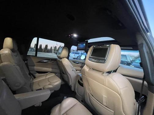 2018 Cadillac Escalade Platinum