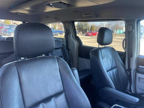 2010 Chrysler Town & Country Touring