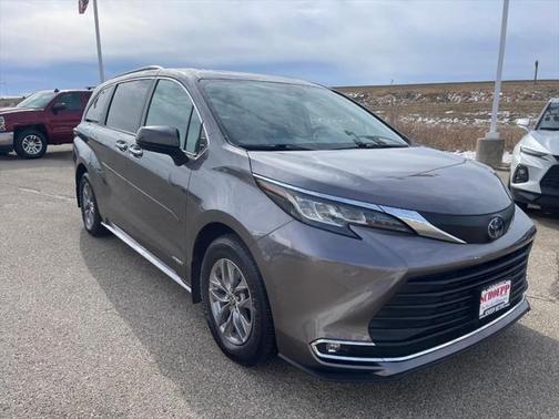 2021 Toyota Sienna XLE 7 Passenger