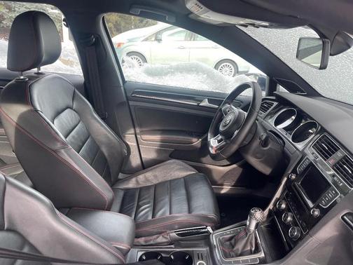 2015 Volkswagen Golf GTI 2.0T Autobahn 4-Door