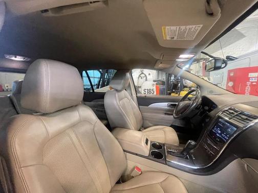 2013 Lincoln MKX Base