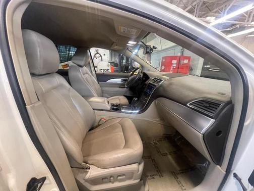 2013 Lincoln MKX Base