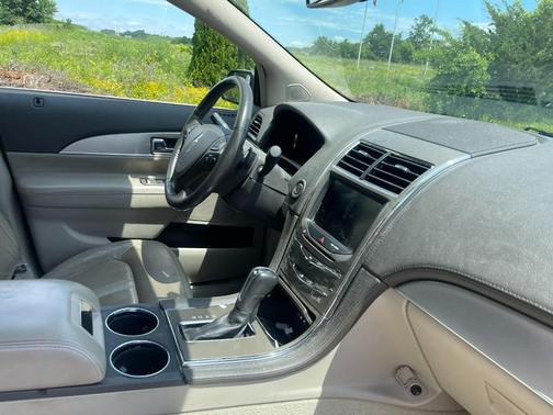 2013 Lincoln MKX Base