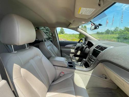 2013 Lincoln MKX Base