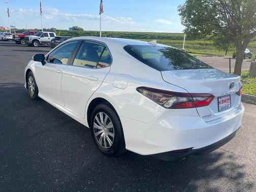 White 2022 Toyota Camry LE