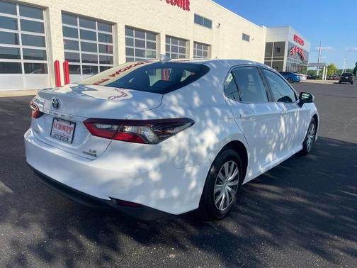 White 2022 Toyota Camry LE