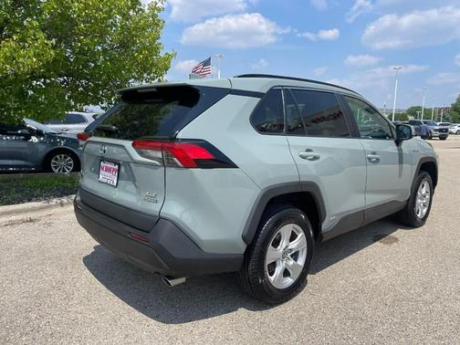 2021 Toyota RAV4 Hybrid XLE