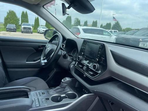 2020 Toyota Highlander LE