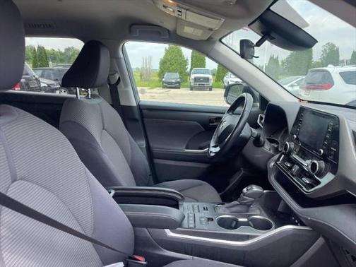2020 Toyota Highlander LE