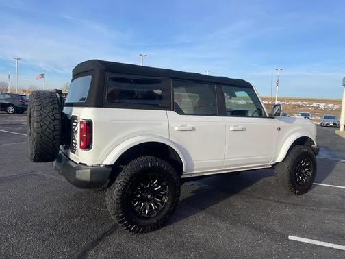 Oxford White 2021 Ford Bronco Outer Banks