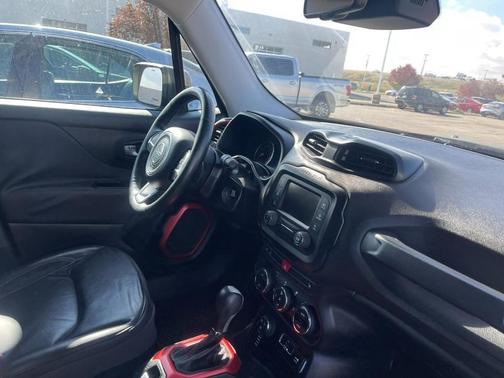 2016 Jeep Renegade Trailhawk