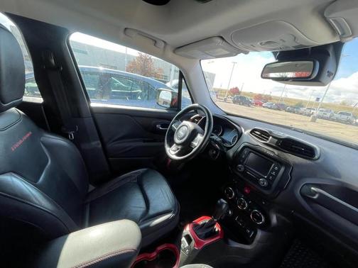 2016 Jeep Renegade Trailhawk