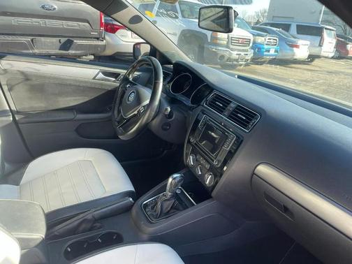 2016 Volkswagen Jetta 1.8T Sport