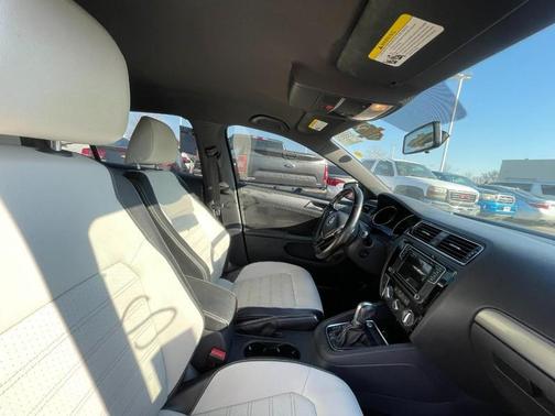 2016 Volkswagen Jetta 1.8T Sport