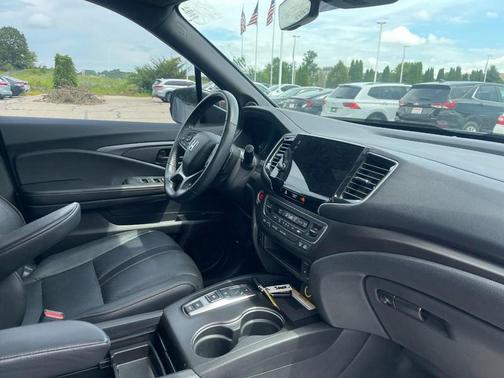 Crystal Black Pearl 2022 Honda Passport TrailSport