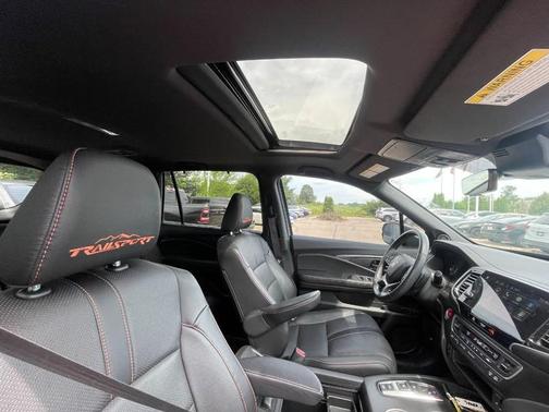Crystal Black Pearl 2022 Honda Passport TrailSport
