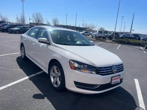Candy White 2013 Volkswagen Passat 2.0 TDI SE w/ Sunroof