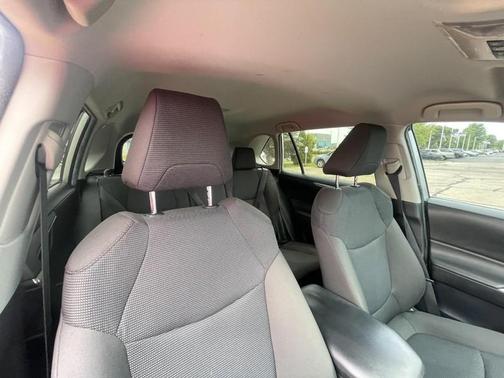 Silver Sky Metallic 2022 Toyota RAV4 Hybrid LE