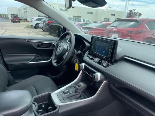 Silver Sky Metallic 2022 Toyota RAV4 Hybrid LE