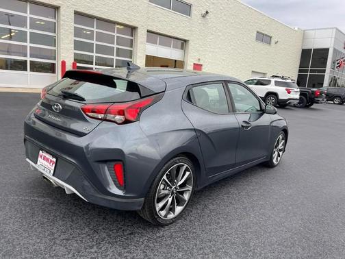 2019 Hyundai Veloster 2