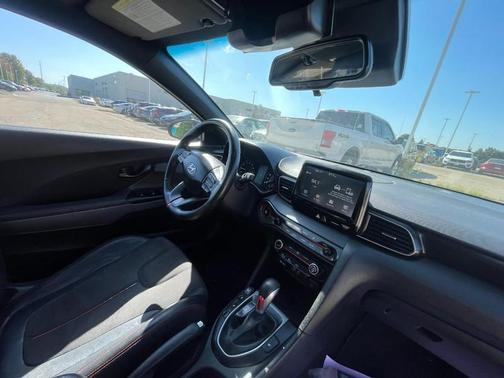 2019 Hyundai Veloster 2