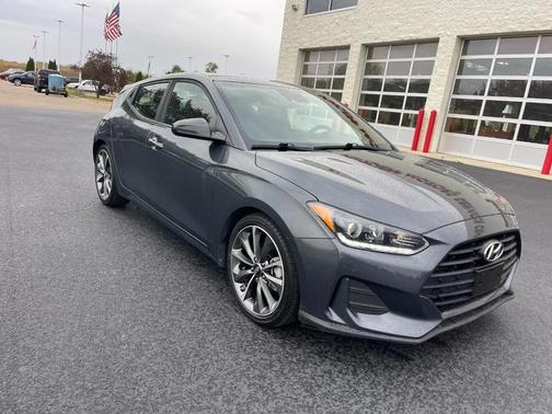2019 Hyundai Veloster 2
