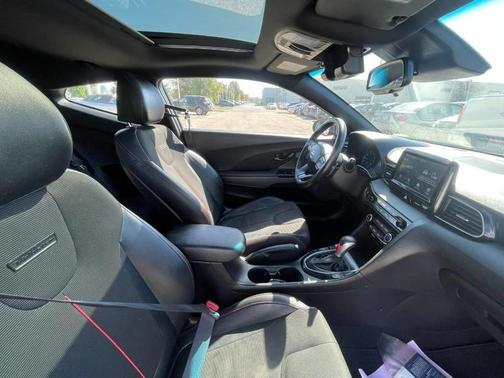 2019 Hyundai Veloster 2