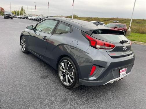 2019 Hyundai Veloster 2