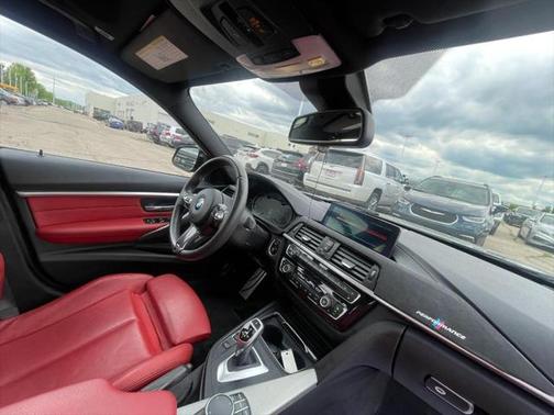 2018 BMW 330 xDrive